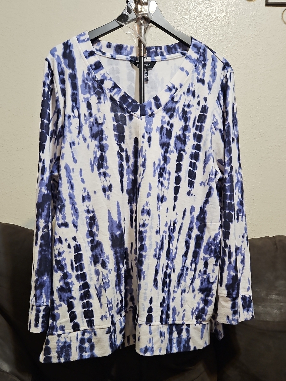 Ellen Tracy Blue and White V-Neck Tie-Dye Tunic
